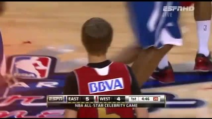 Justin Bieber igrae v Nba 