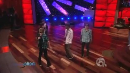 Justin Bieber танцува...фен Видео