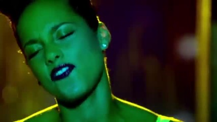 Alicia Keys - Girl on Fire (официално видео)