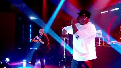 Eminem - We Made You (live at Friday Night with Jonathan Ross) 