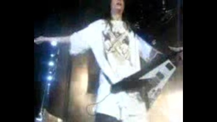 Tom Kaulitz Fucks His Guitar 3