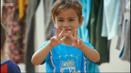 ▶ Децата на бежанския лагер Заатари (филм на BBC)