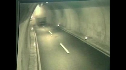Доста Ужасен Инцидент В Тунел