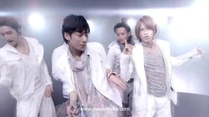 Going Dynamite - Kat-tun vs. Taio Cruz