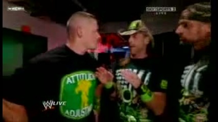 John Cena spasqva Hornswoggle 
