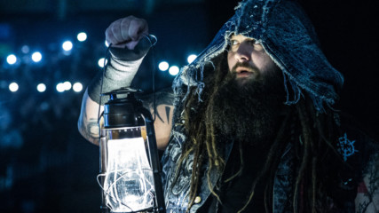 Bray Wyatt lights up the night in Hamburg, November 2017