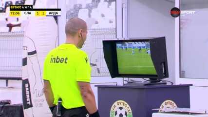 Попадение на Славия беше отменено заради игра с ръка
