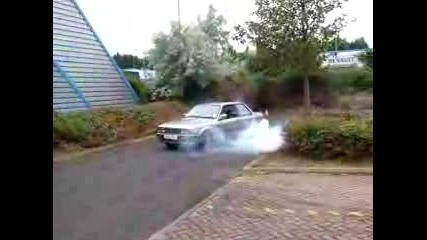 Bmw 320 Burnout.flv