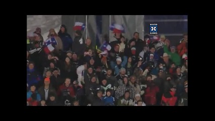 Салто със сноумобил