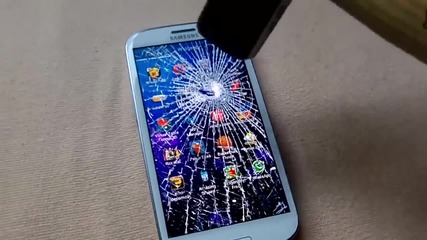 Samsung Galaxy S3 Ударяне с чук и работи