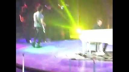 Jonas Brothers Live - Much Better [kevin does a backflip] - San Jose, Ca - 8309