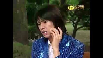 Heechul running into a pole