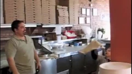 Баща и син показват невероятни Pizza умения