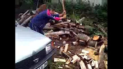 как се цепят дърва