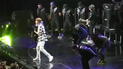 Justin Bieber in the Nyc Jingle Ball - Somebody to Love (hd) Live on December 10th, 2010 