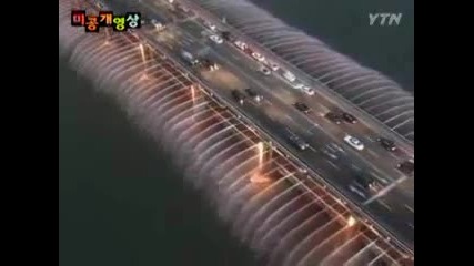 Banpo fountain - Seoul Design Olympic - beautiful bridge 
