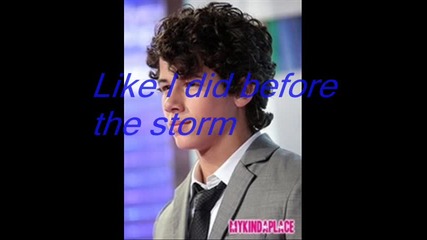 Miley Cyrus and Nikc Jonas - Before the storm 