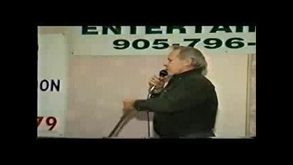 Тигър се нахвърля на човек