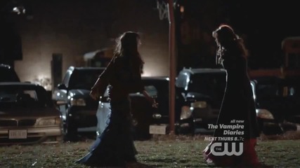 Bonnie almost kills Elena,damon Helps Elena Up