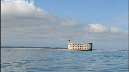 Екстремната Сани Жекова се пуска на скорост и във вода