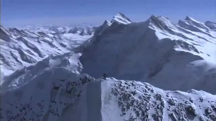 Екстремно изкачване на заснежена планина