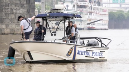 2 Dead, 3 Missing After Boat Capsizes in Ohio River