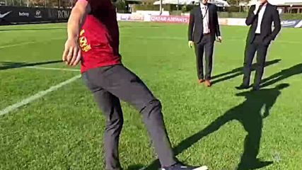 Alexa Bliss, Finn Bálor trade penalty kicks on AS Roma training grounds