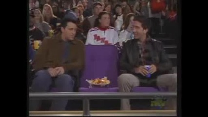 Friends Tow The Late Thanksgiving Dinner Scenes