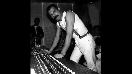 Queen - She Blows Hot And Cold 
