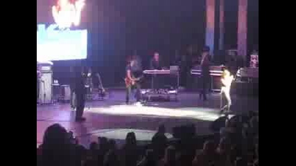 Ashley Tisdale - Its Alright , Its Ok - Kiss Concert 2009