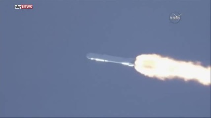 Безпилотна ракета избухна минути след излитането от Кейп Канаверал, Флорида