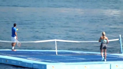 Григор Димитров и Южени Бушар цъкат тенисче в океана