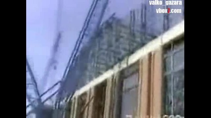 Строеж на сграда се превръща в събаряне на сграда