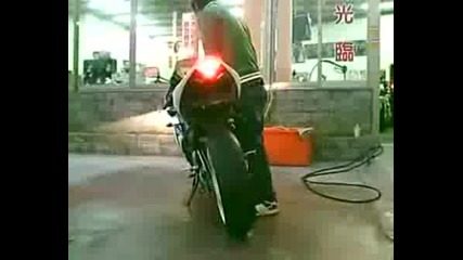 Yamaha R1 Fire