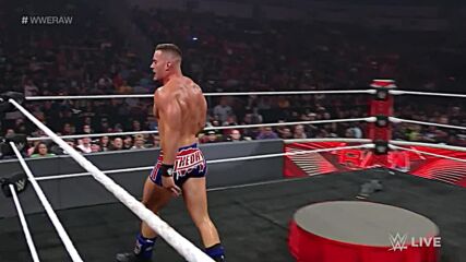Theory attacks Bobby Lashley during a Pose-Down challenge: Raw, June 13, 2022