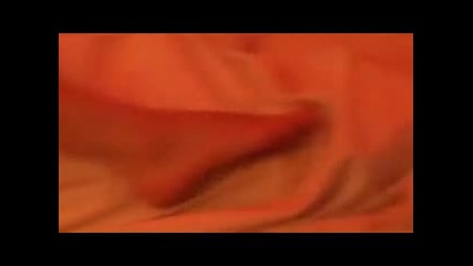 Секси Мацка на вибриращо легло 