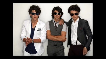 Бг Превод!!! Jonas Brothers - Set this party off