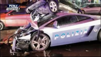 Италианската полиция блъсна свое Lamborghini Gallardo 