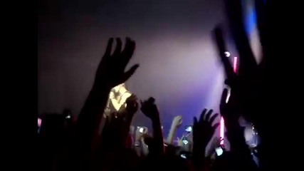 Joe Jonas прави кавър на Beautiful People на Chris Brown