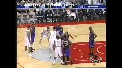 Vince Carter 2004 Jumpball vs Yao Ming