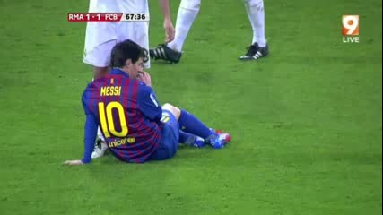 Pepe Steps On Messi's hand 18-01-2012 Real - Barca