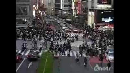 На пешеходна пътека в Япония
