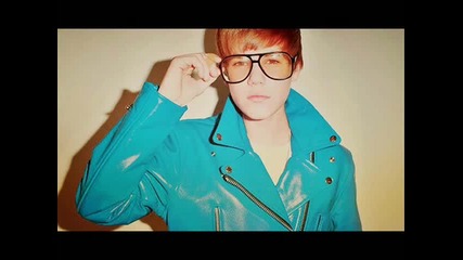 Justin Bieber пее S & M на Rihanna 