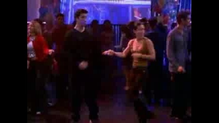 Приятели - Рос и Моника  Танцуват Идиотски Смешно
