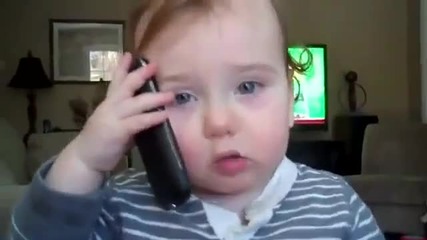 Бебе говори по телефона (смях) !!!