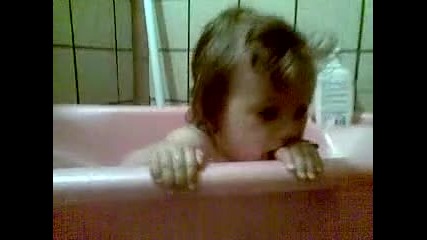 Пебълс в банята