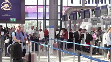 Стачка на наземния персонал блокира летищата в Италия (ВИДЕО)