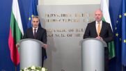 Правителството на Росен Желязков предава властта на служебния кабинет „Гюров”