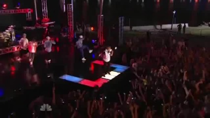 Justin Bieber - Somebody To Love Live - на живо