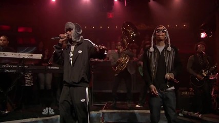 Snoop Dogg & Wiz Khalifa - Young, Wild & Free ( Late Night With Jimmy Fallon 2011-12-05 )